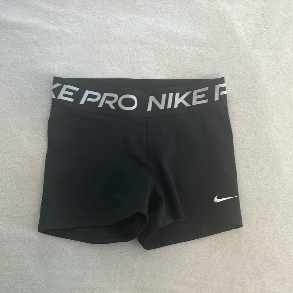 Black Nike Pros size small